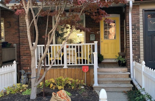 The Beaches Apartment | Toronto Beaches-Fresh and cozy guest suite in great location