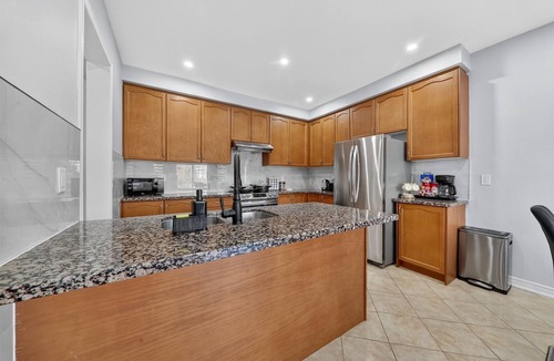 Milliken House | Toronto Entire Private Home 3BR | 2BA | Hwy | Park
