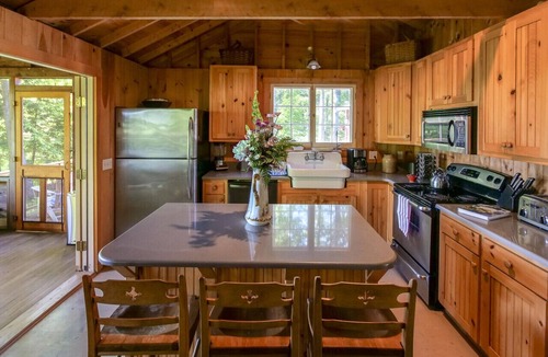 Colchester Cabin | Tots Cabin of Braeloch