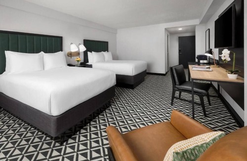 Brookline Hotel | Tower Two Double Beds at Arcadian Hotel! Close to Fenway Park