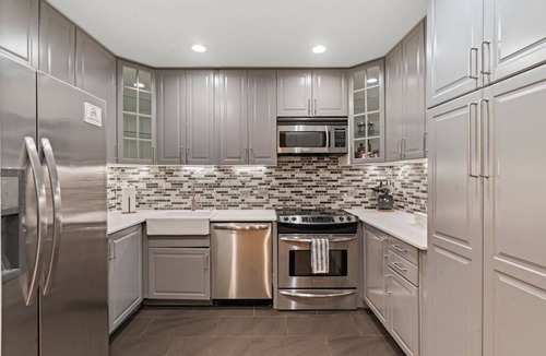 Fitler Square House | Townhome | Patio | Parking | Hosted By StayRafa
