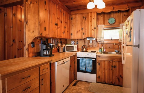 Naples House | Traditional pet-friendly Maine home featuring an incredible sandy beach!