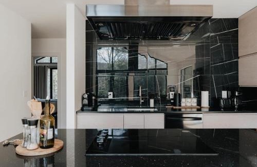 Kerhonkson House | Trail's End - Modern and Private Cabin in the Wood