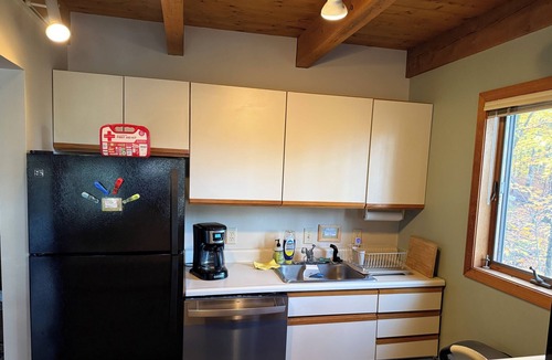 Thornton House | Trails End Ski, Hike, Charge, and Unwind