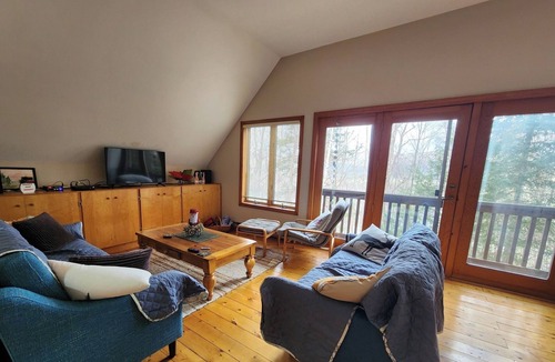 Thornton House | Trails End Ski, Hike, Charge, and Unwind