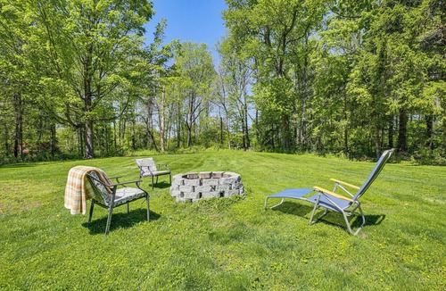 Stormville Apartment | Trailside Base w/Gazebo & Kayaks