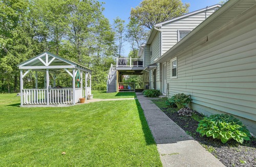 Stormville Apartment | Trailside Base w/Gazebo & Kayaks