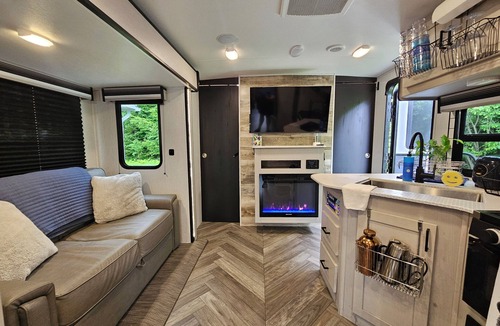 Littleton House | Trailside Camper Retreat - Dog Friendly