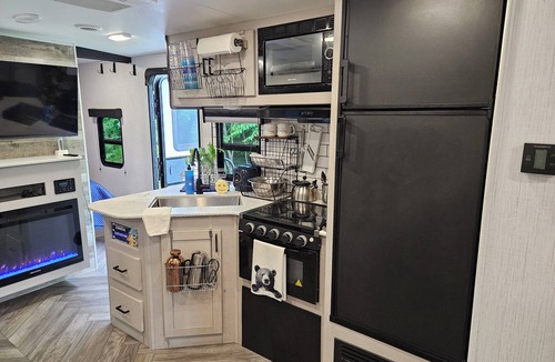 Littleton House | Trailside Camper Retreat - Dog Friendly
