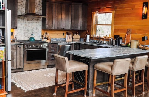Bridgton House | Trailside Chalet at Pleasant Mt.