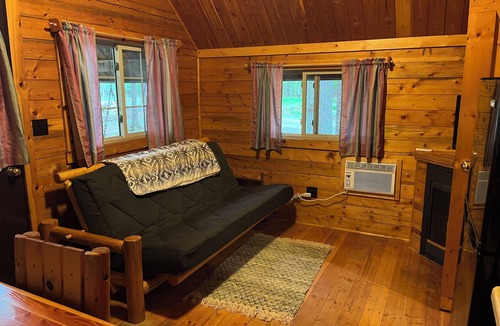Bradford Cabin | Tranquil 1-bedroom cabin with AC in Allegheny National Forest