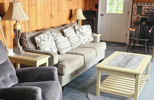 Windham Cottage | Tranquil 3-bedroom cottage in Windham on Forest Lake