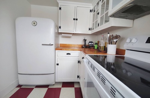 Woodford House | Tranquil 3-bedroom farmhouse in charming Woodford perfect for relaxing