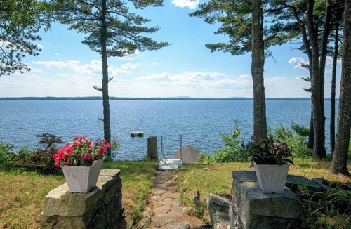 South Casco House | Tranquil 3-bedroom Lake house on Sebago Lake