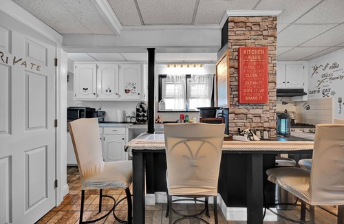 Stoneham House | Tranquil beautiful 3-bedroom house conveniently located! Quiet area/amenities!