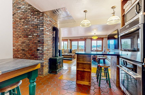 Pittsfield House | Tranquil house w/apartment, mountain views, pond, bbq, patio, wifi