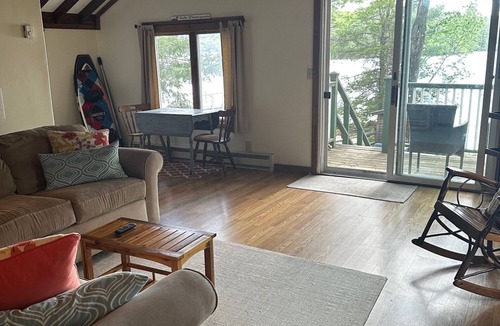 Laconia House | Tranquil Lake House