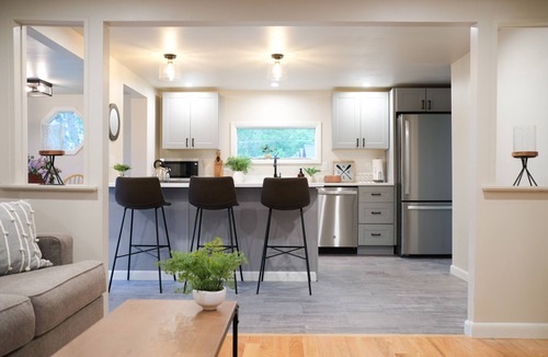 Colchester Cottage | Tranquil Malletts Bay Getaway — Scenic Views & Private Yard