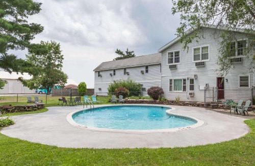 Great Barrington Hotel | Travelodge by Wyndham Great Barrington Berkshires