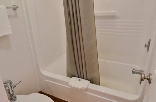 Brattleboro Hotel | Travelodge by Wyndham Brattleboro VT