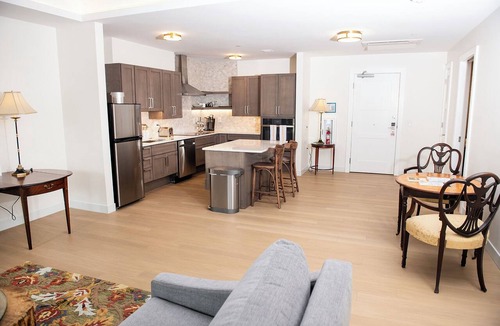 Portsmouth Apartment | Treadwell Mansion
