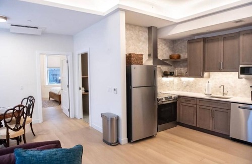 Portsmouth Apartment | Treadwell Mansion