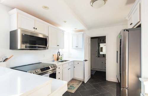 Yachting Village Condo | Treasure on Thames
