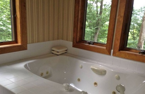 Plymouth Ski Chalet | Tree Top Home with Hot Tub Near Killington & Okemo