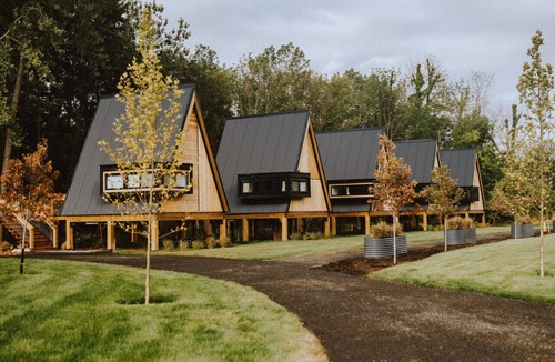Sodus Cabin | Treehouse 4 · Wander INN Treehouse with private hot tub