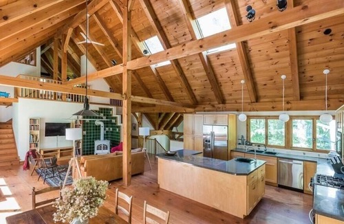 North Egremont House | TreeHouse: Berkshires chalet in sun-dappled forest