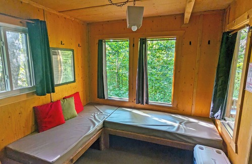 Saint-Faustin-Lac-Carre House | Treehouse ideal for pairing with a neighbour | Lodging #11