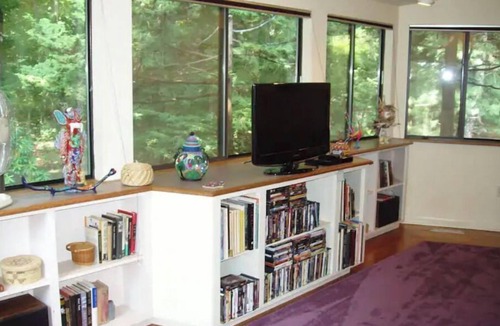Guilford House | TREETOPS house! A Reunion/Retreat/Event estate! Seasonal POOL! Sleeps 12