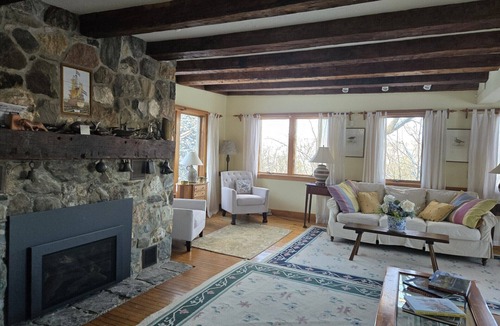 Moretown Ski Chalet | Tremendous 5-bedroom chalet in the Mad River Valley