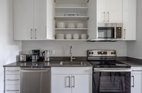 St. Elizabeth's Apartment | Trendy Brighton 2BR w/Gym & W/D, nr Transport Stops, by Blueground