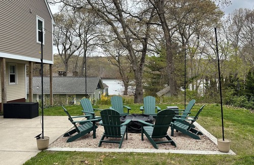 Saunderstown House | Trident Shores - Lake Views - Hot Tub - Sleeps 16