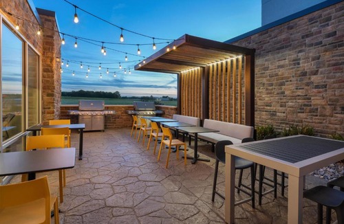 Burlington Hotel | Tru By Hilton Burlington, Nj