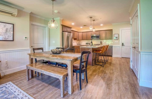 North Conway Condo | True Ski-In/Out Cranmore | Ground Floor Slopeside