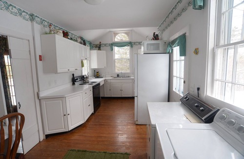 Truro House | Truro Hilltop Sanctuary: A Captain's Retreat with Bay Views (2214)