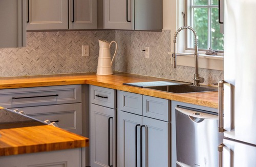 Manchester Center House | TUCKED ABOVE: IN TOWN 3 BDR/2 BATH