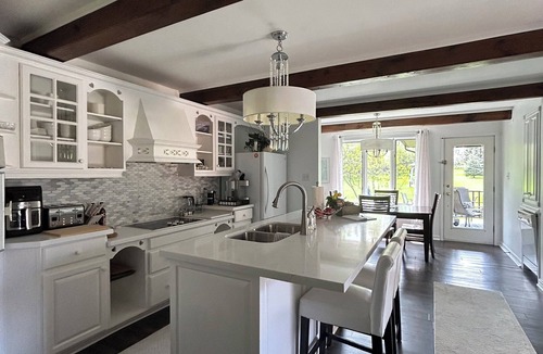 Scugog House | Tudor Pines Bed & Breakfast (plus spa, event/film/wedding venue)