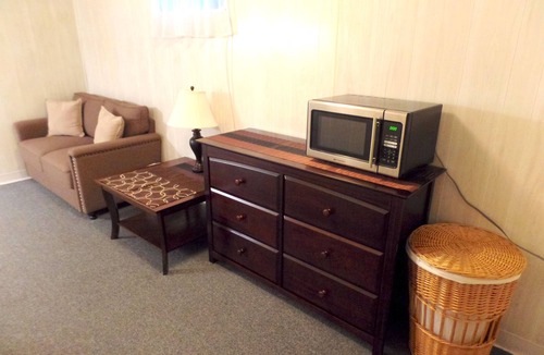 Medford Apartment | Tufts - Furnished 1-bedroom apt w/Laundry