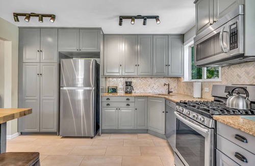 Larchmont House | Turnkey 4 Bedroom in Prime Larchmont
