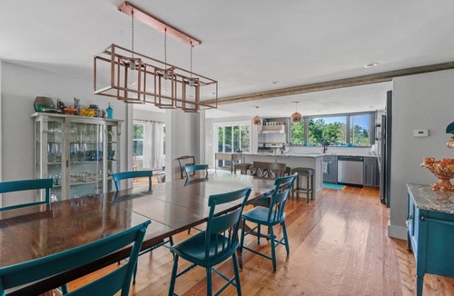 Town of Grafton House | Tutti Farmhouse - 6 bedroom 3 bath 1847 Farmhouse Upstate NY