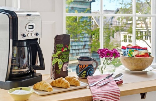 Parkside Apartment | Two Beautiful Apartments- Ideal for Groups!
