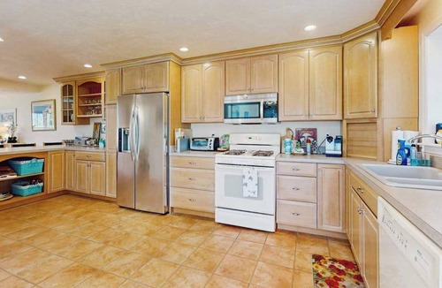 West Yarmouth House | Two family dog friendly cottages: close to beach & town