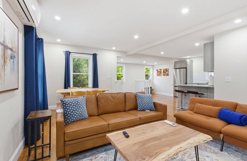 Thompsonville House | Two Family house 4B3B Newton Center & Green Line