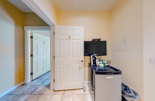 Northeast Harbor House | Two Neighboring Suites, Each w/WiFi, Two TVs, and Central AC - Near Acadia