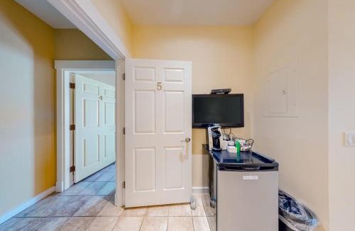 Northeast Harbor House | Two Neighboring Suites, Each w/WiFi, Two TVs, and Central AC - Near Acadia