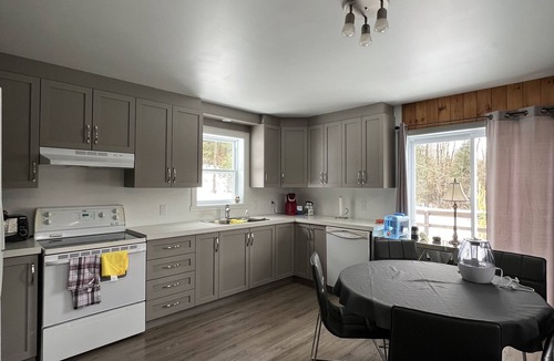 Saint-Emile-de-Suffolk Ski Chalet | Ultra-Quiet and Cozy Chalet Nestled in Beautiful Trees and Peaceful Nature!