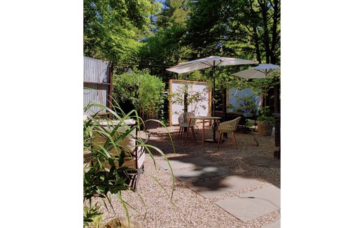 Amherst Apartment | Under the Hemlocks – Refined Boutique Retreat Near Amherst & UMass